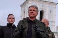El congresista estadounidense McCaul asiste a una conferencia de prensa en Kiev