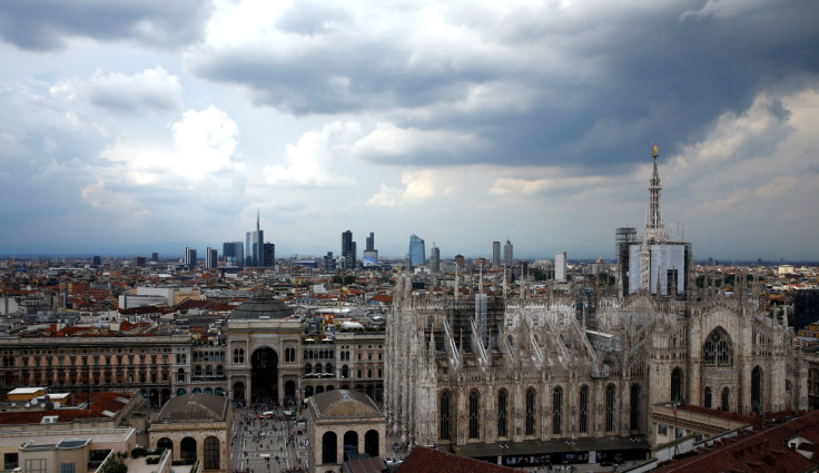 La catedral del Duomo y el distrito financiero de Porta Nuova se ven en Milán