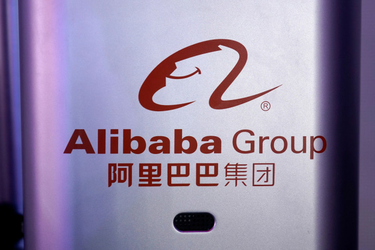 Se ve un logotipo de Alibaba Group durante el festival de compras global 11.11 Singles &#39;Day de Alibaba Group en un centro de medios en Hangzhou