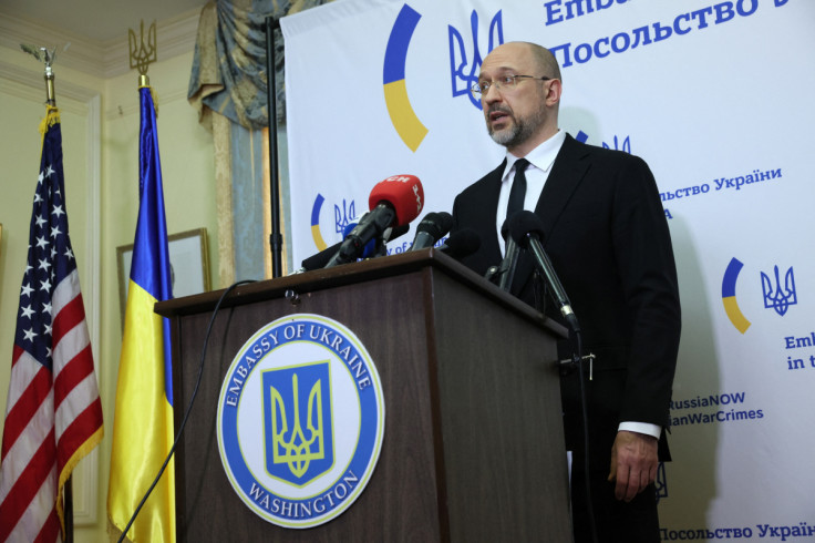El primer ministro de Ucrania, Shmyhal, en una conferencia de prensa en la embajada de Ucrania en Washington.