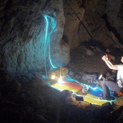 Beatriz Flamini, montañera española fotografiada en una cueva de Motril