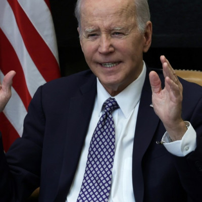 El presidente de los Estados Unidos, Joe Biden, dijo que los legisladores republicanos están tomando a la economía estadounidense como "rehén" al negarse a aprobar un aumento del límite de la deuda a menos que primero acepte recortes presupuestarios "drac