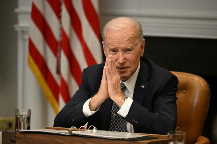 El presidente de EE. UU., Joe Biden, ha pedido repetidamente al Congreso que apruebe una prohibición de armas de asalto, diciendo que los "pensamientos y oraciones" de los legisladores no son suficientes después de los tiroteos masivos mortales.