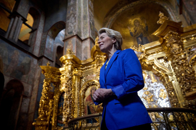 La presidenta de la Comisión Europea, von der Leyen, visita la Catedral de Santa Sofía en Kiev