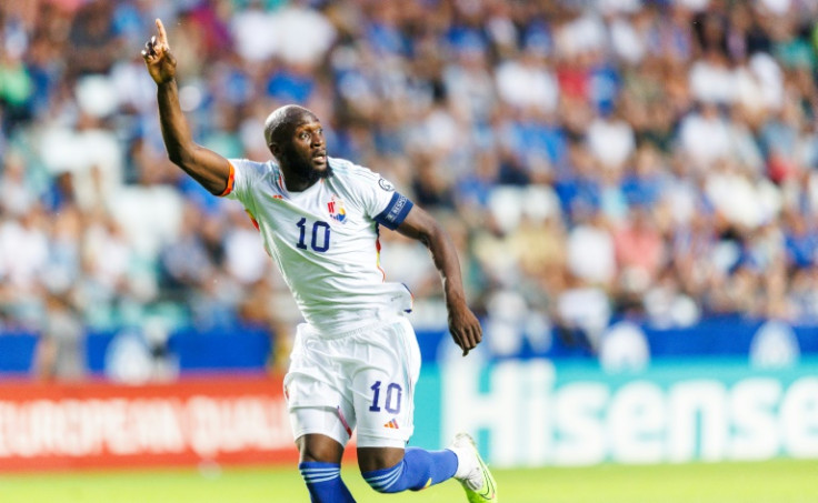 Romelu Lukaku lució el brazalete de capitán y marcó dos veces para Bélgica