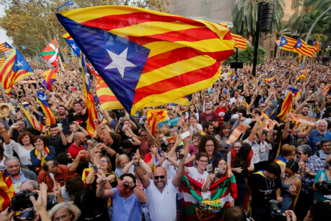 En 2017, el gobierno catalán siguió adelante con un referéndum de independencia prohibido y luego emitió una declaración de independencia de corta duración.